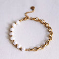 Bracelet or et perles blanches