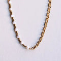 Collier or et perles blanches